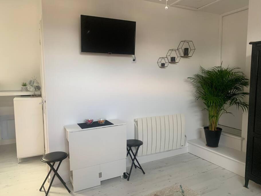 Ferienwohnung Au Nid Douillet Donnery Exterior foto
